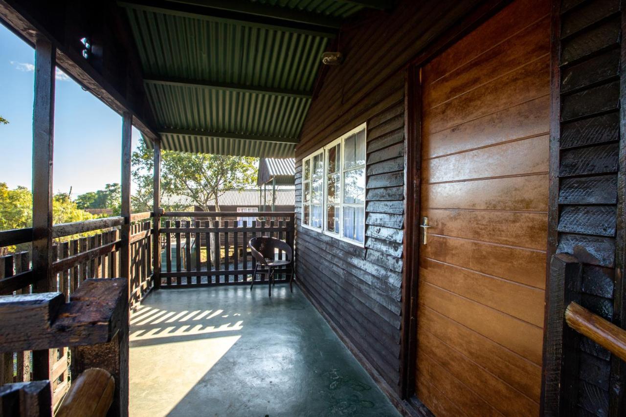 Pecan Bush Lodge Magaliesburg Exterior foto